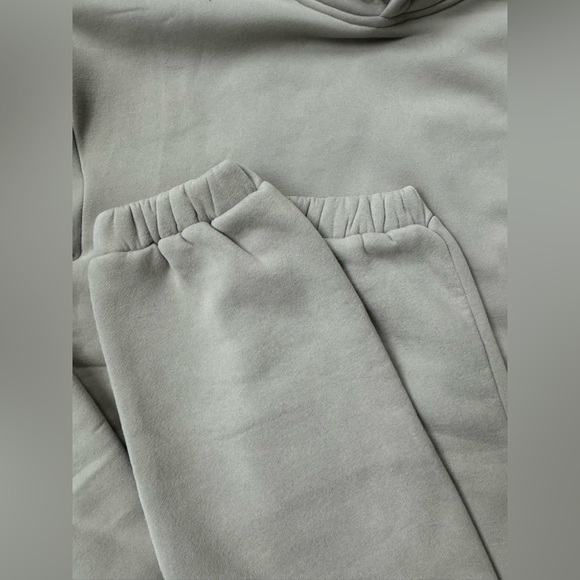 COMFRT Travel Essentials Set - Picture 4 of 10